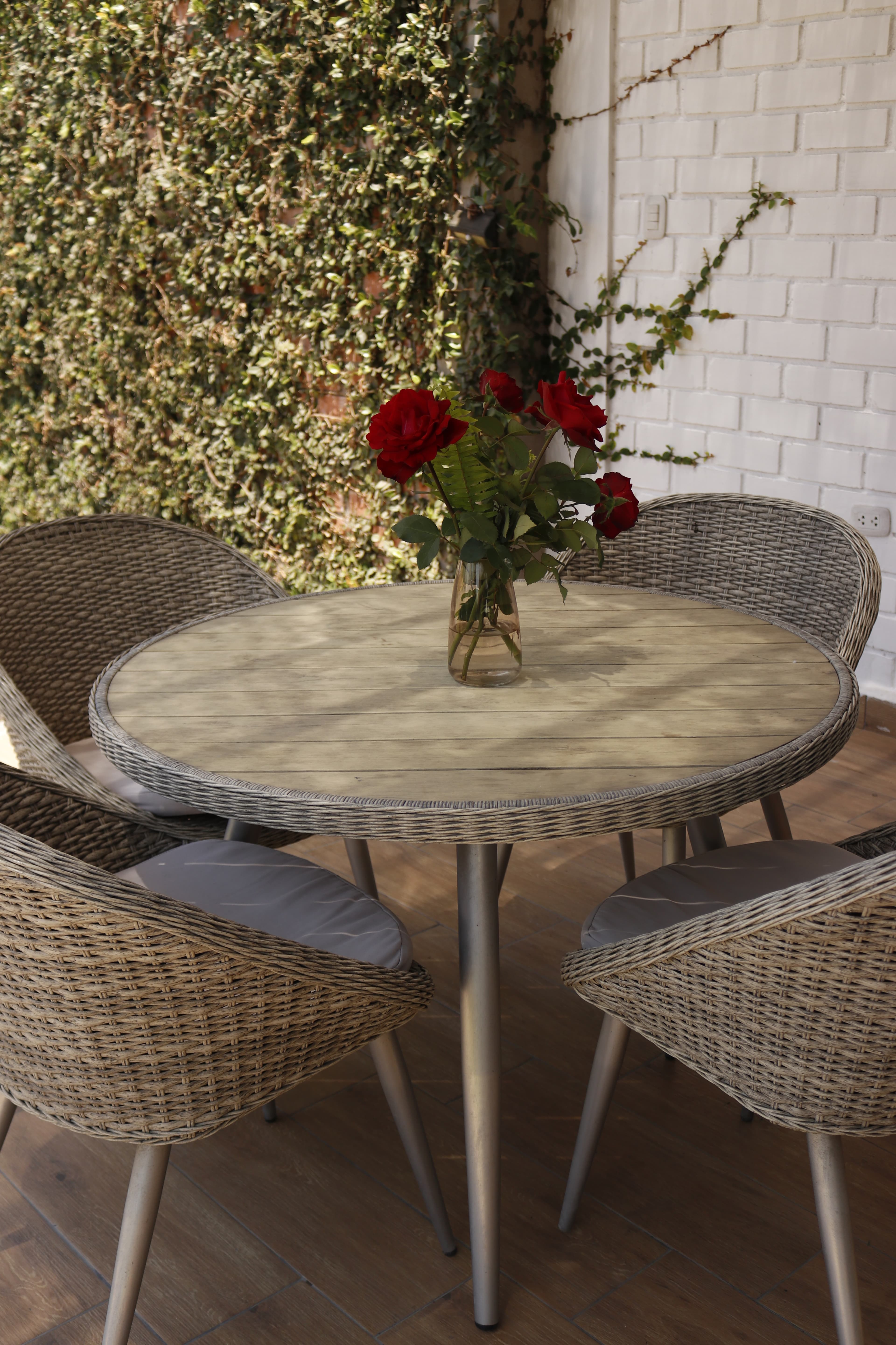 Mesa al aire libre